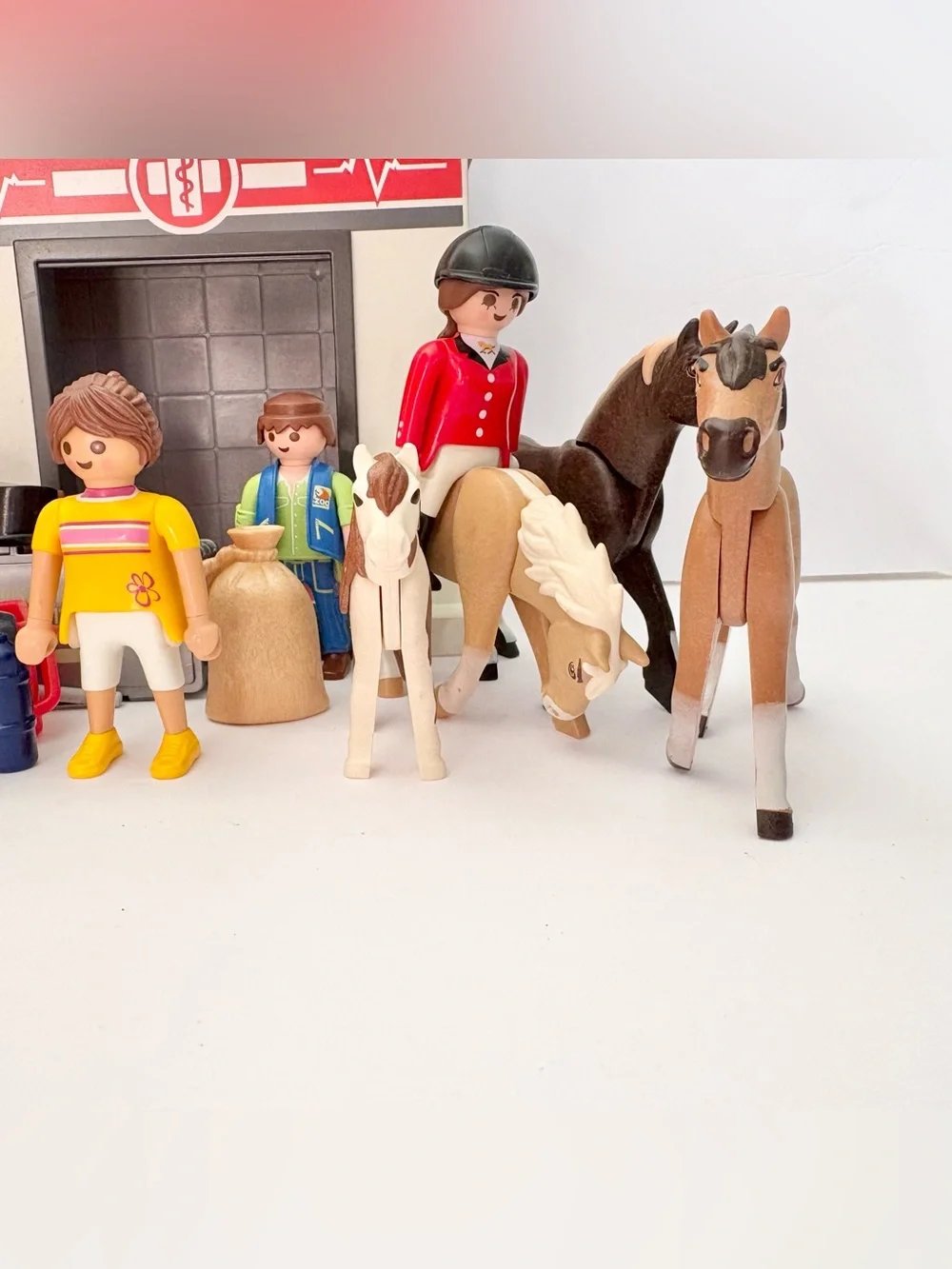 Playmobil Lot Medical Center Garbage Truck Figures Accessories